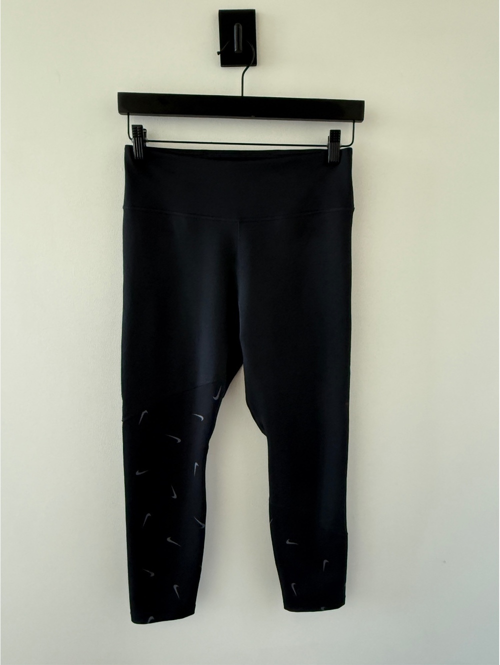 Nike Dri-FIT Black Athletic Leggings with Reflective Swoosh Details | Size M